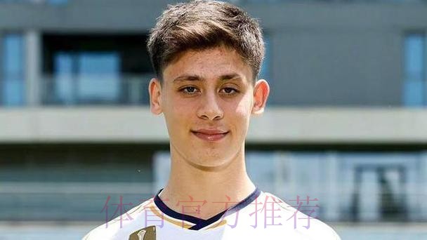 阿隆索:居莱尔让我想起维尔茨 贝林很全面 阿隆索:居莱尔让我想起维尔茨 贝林很全面